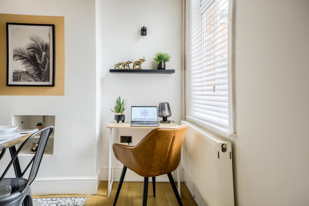 Coventry Fashionable House, City Centre, Free Parking, Sleeps 4, By Empower Homes Zewnętrze zdjęcie
