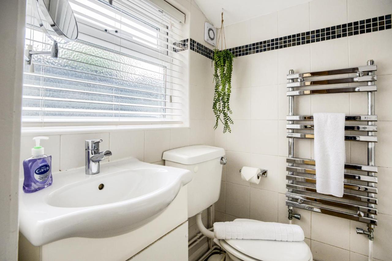 Coventry Fashionable House, City Centre, Free Parking, Sleeps 4, By Empower Homes Zewnętrze zdjęcie