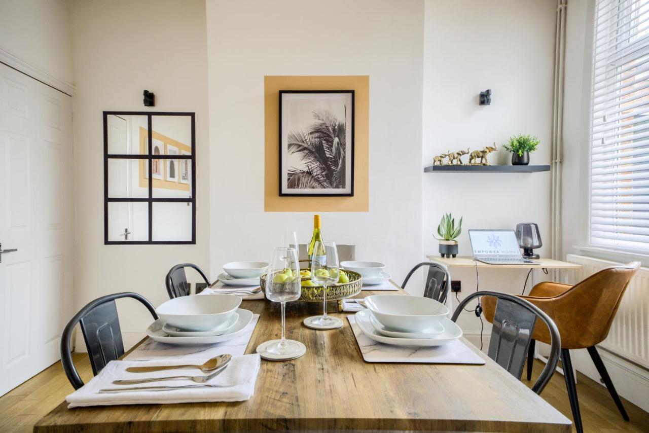 Coventry Fashionable House, City Centre, Free Parking, Sleeps 4, By Empower Homes Zewnętrze zdjęcie