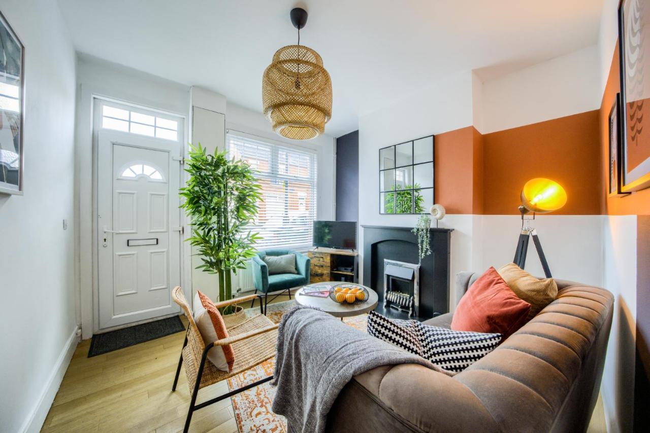 Coventry Fashionable House, City Centre, Free Parking, Sleeps 4, By Empower Homes Zewnętrze zdjęcie