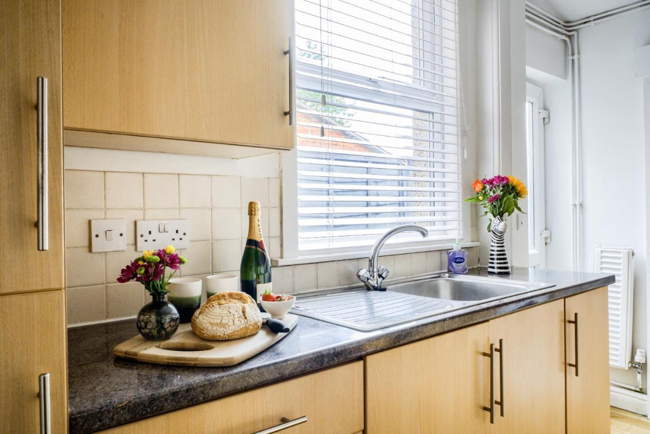 Coventry Fashionable House, City Centre, Free Parking, Sleeps 4, By Empower Homes Zewnętrze zdjęcie