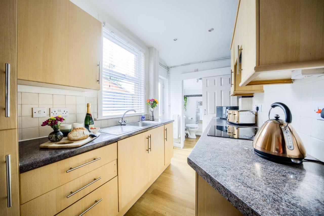 Coventry Fashionable House, City Centre, Free Parking, Sleeps 4, By Empower Homes Zewnętrze zdjęcie
